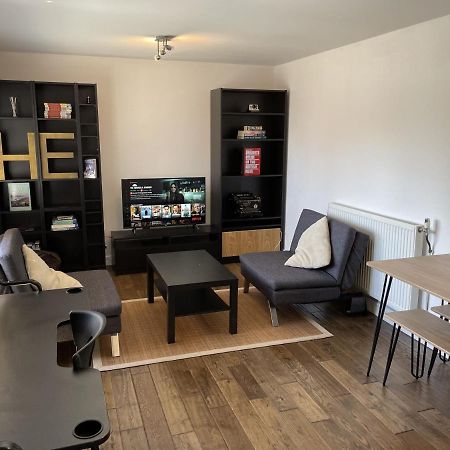 Beautiful Apartment Right Off Of Broadway Market لندن المظهر الخارجي الصورة