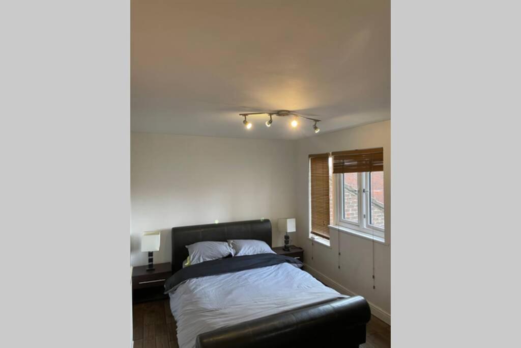 Beautiful Apartment Right Off Of Broadway Market لندن المظهر الخارجي الصورة
