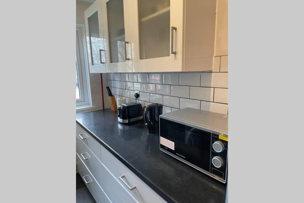 Beautiful Apartment Right Off Of Broadway Market لندن المظهر الخارجي الصورة