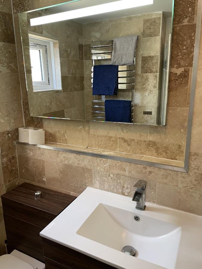Beautiful Apartment Right Off Of Broadway Market لندن المظهر الخارجي الصورة